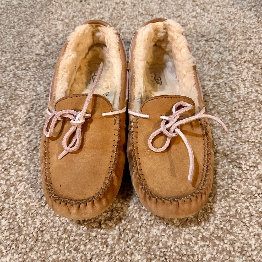 UGG Chestnut Moccasin Slippers with Bow - Picture 3 of 5